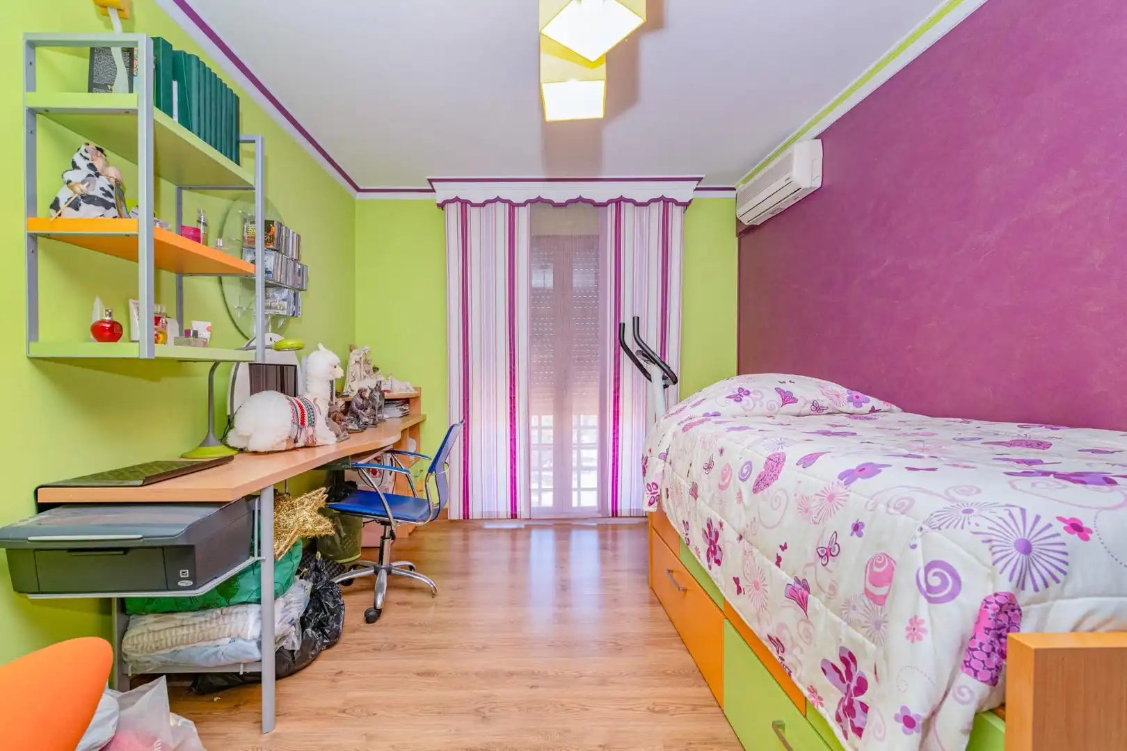 Bedroom of Detached homes for sale in Granada  with Air Conditioner, Terrace and Furnished
