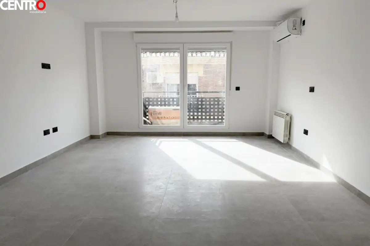 Sala de estar de Piso en venta en La Zubia con Aire acondicionado, Calefacción y Jardín privado