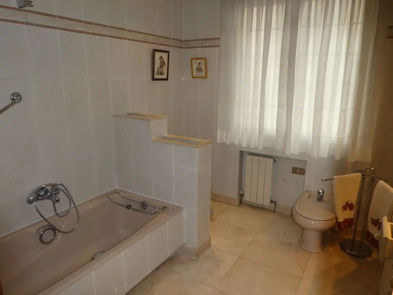 Badezimmer von Wohnung zum Verkauf in Eibar mit Abstellraum und Balkon