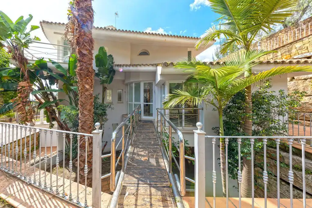 Vista exterior de Casa o chalet en venta en Benahavís con Aire acondicionado, Calefacción y Jardín privado