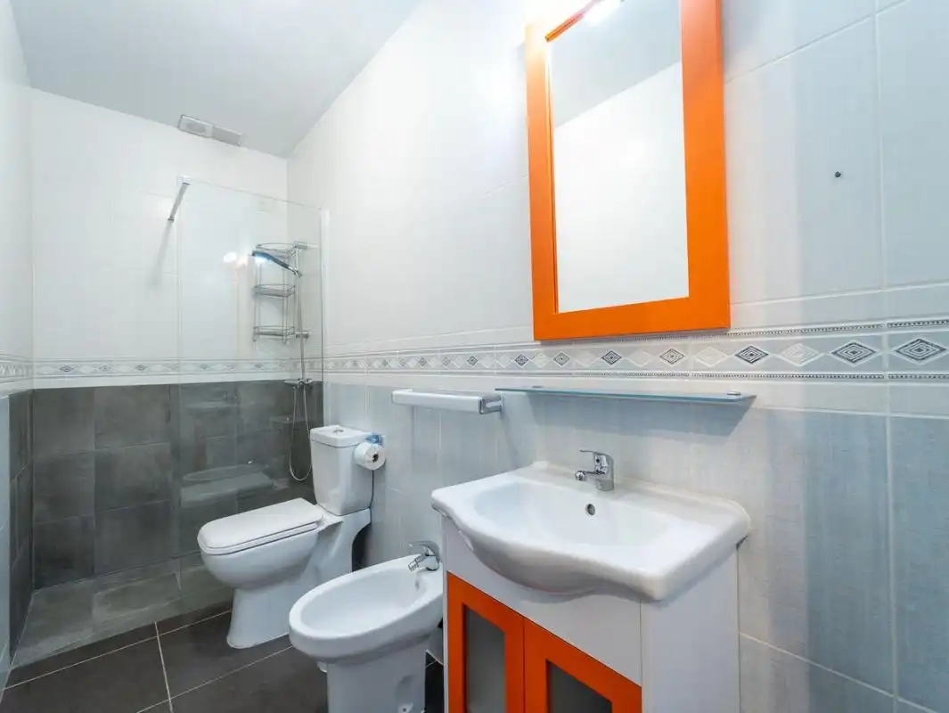 Baño de Planta baja en venta en Nerja con Aire acondicionado, Calefacción y Terraza