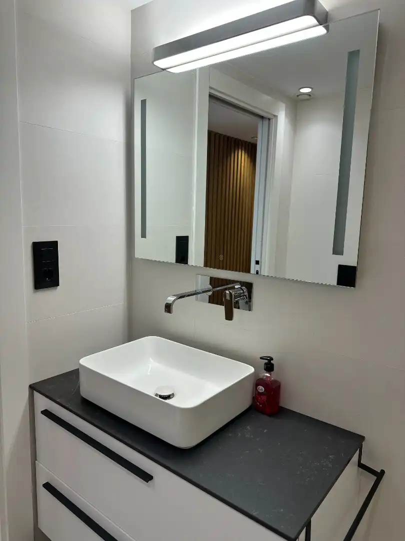 Badezimmer von Wohnung zum Verkauf in Castrillón mit Heizung, Parkett und Internet