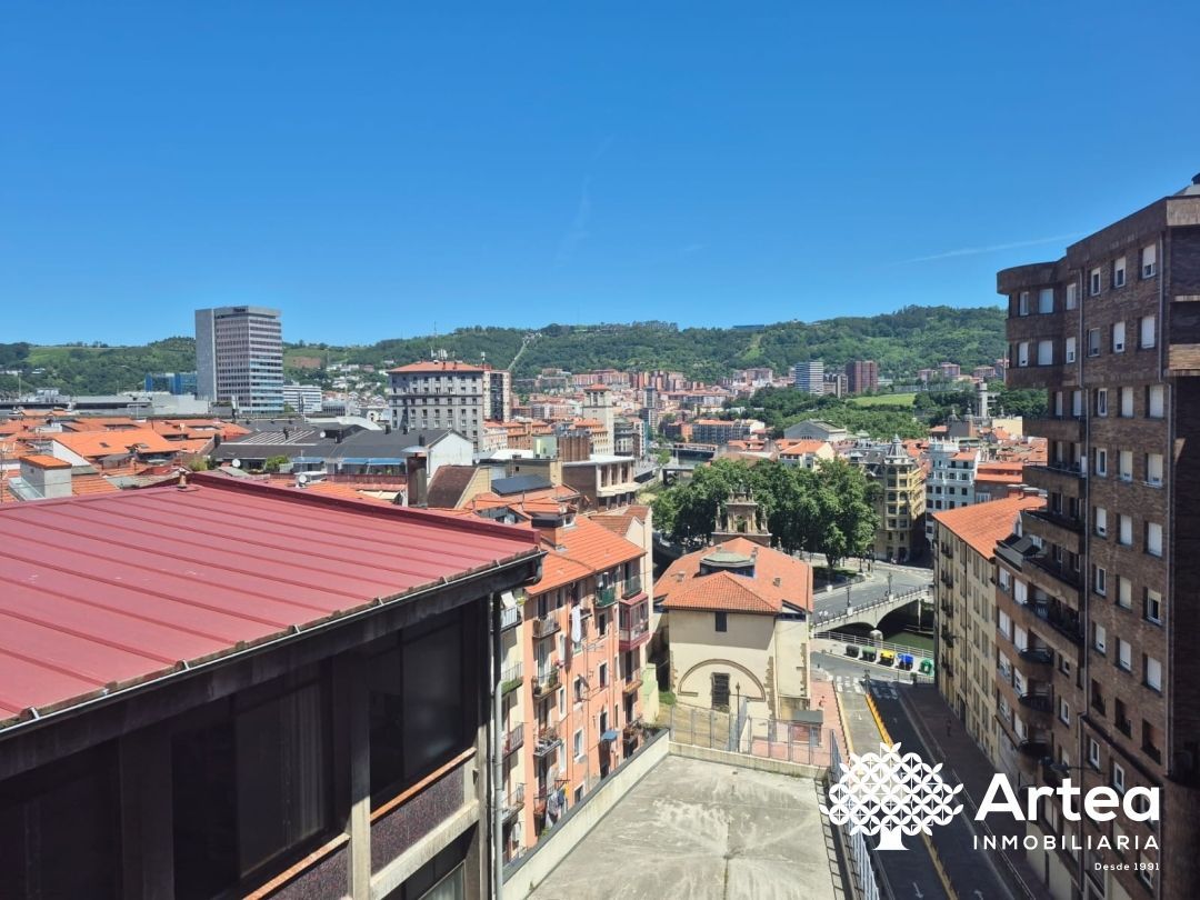 Exterior view of Flat to rent in Bilbao   with Heating, Storage room and Oven