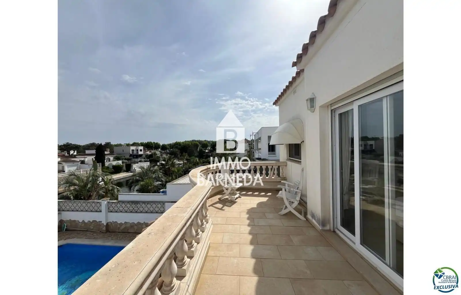Vista exterior de Casa o xalet en venda en Empuriabrava amb Calefacció, Jardí privat i Terrassa
