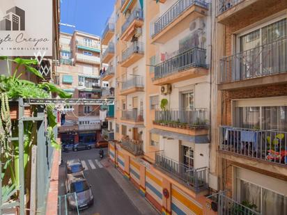 Vista exterior de Pis en venda en  Granada Capital amb Terrassa i Balcó