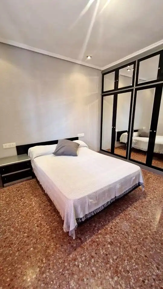Habitación de Piso en venta en Alfara del Patriarca con Aire acondicionado, Trastero y Amueblado