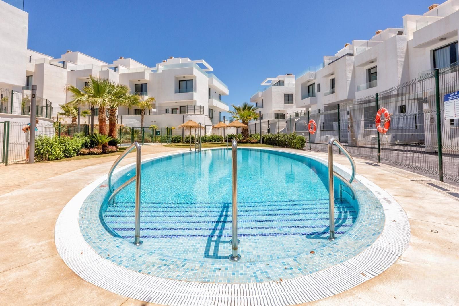 Swimming pool of Single-family semi-detached to rent in Fuengirola  with Air Conditioner, Private garden and Terrace