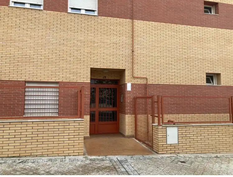 Vista exterior de Pis en venda en Toledo amb Traster i Balcó