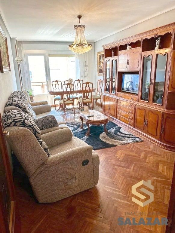 Sala d'estar de Pis en venda en Bilbao  amb Calefacció i Terrassa