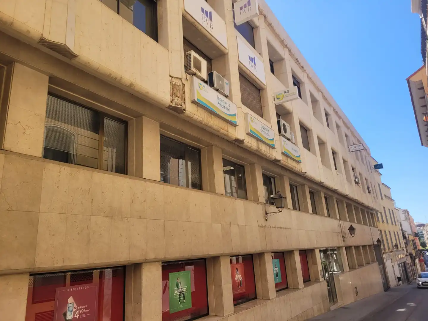 Office space with lift for sale in Plaza España
