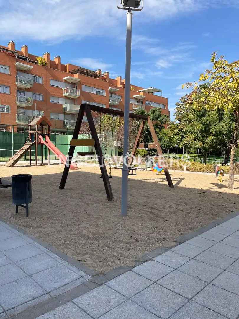 Parking de Apartamento en venta en Paracuellos de Jarama con Calefacción, Jardín privado y Terraza