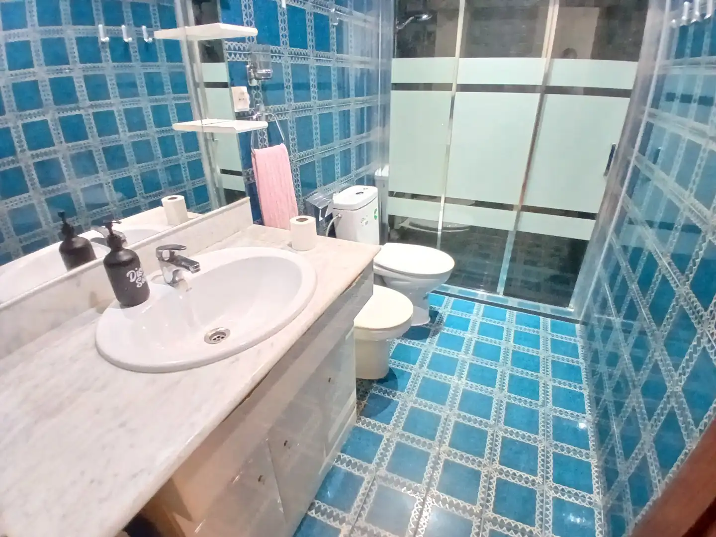 Bathroom of Flat for sale in Barcelona  with Air Conditioner, Heating and Parquet flooring