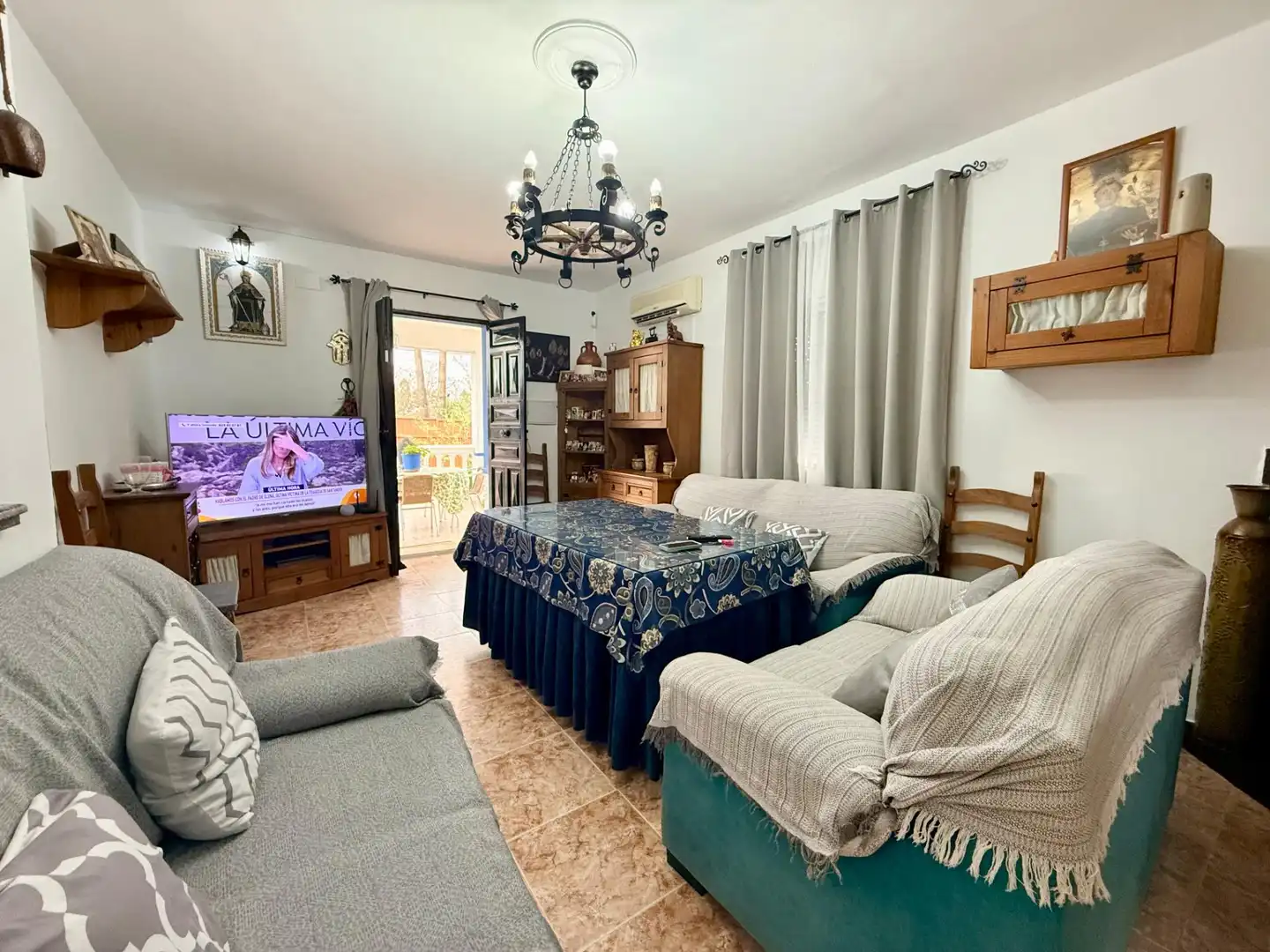 Sala de estar de Casa o chalet en venta en Carmona con Aire acondicionado, Jardín privado y Trastero