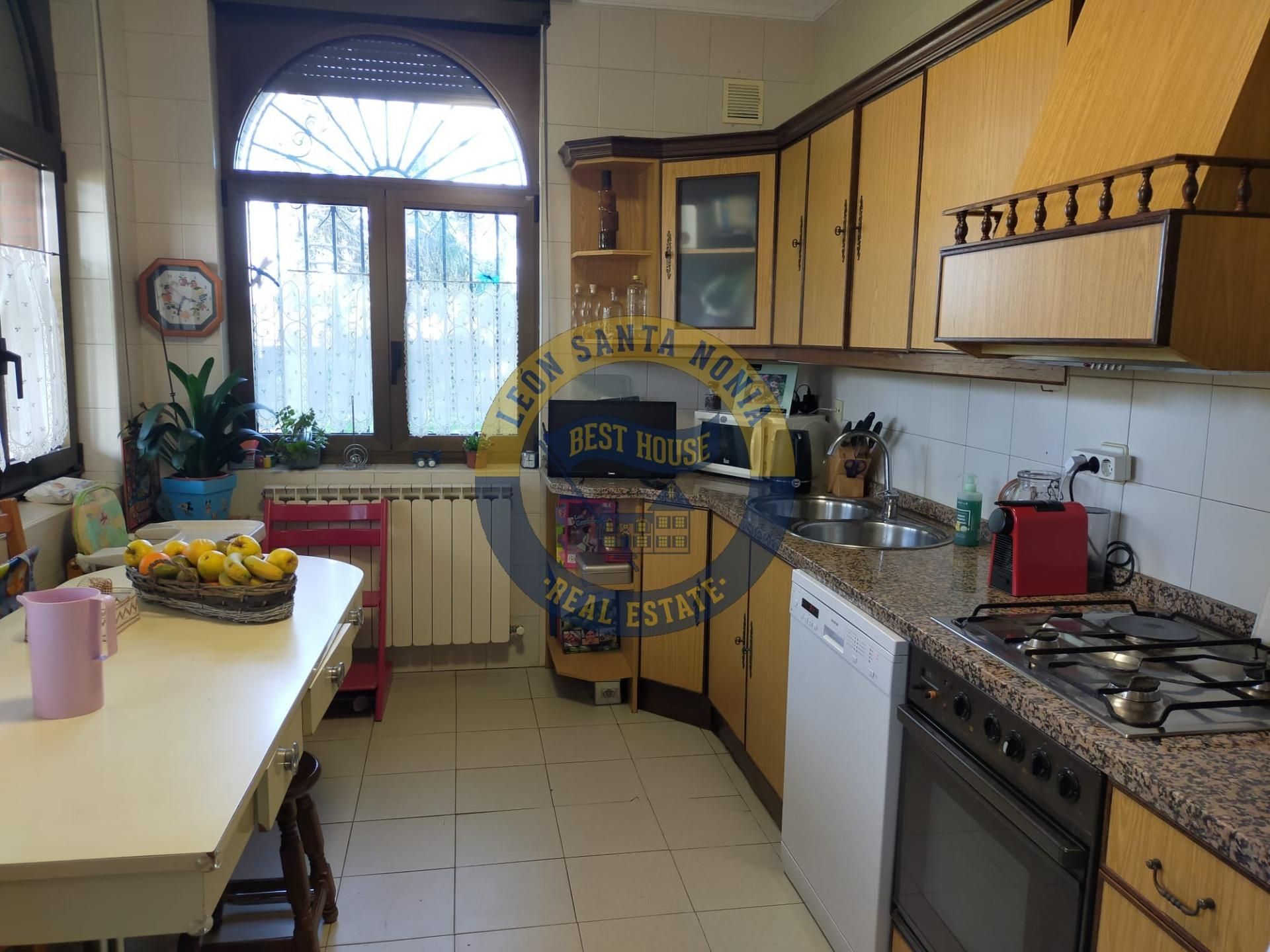 Cocina de Casa o chalet en venta en León Capital 