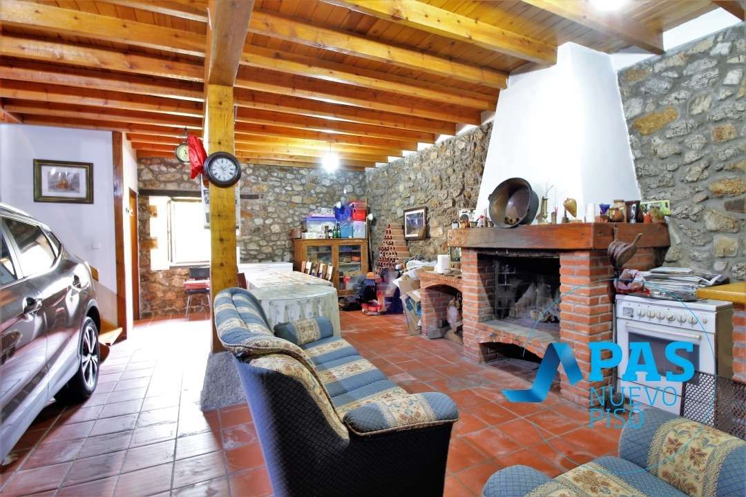 Casa o xalet en venda en El Astillero   amb Calefacció, Jardí privat i Traster