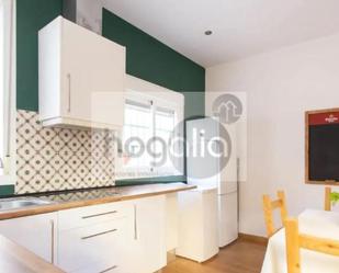 Kitchen of Flat to rent in  Sevilla Capital  with Air Conditioner, Terrace and Storage room