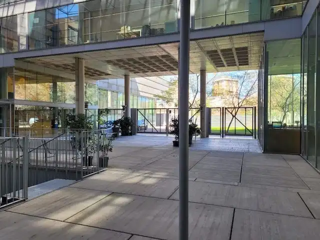 Büro zur Miete in Barcelona mit Klimaanlage, Heizung und Terrasse