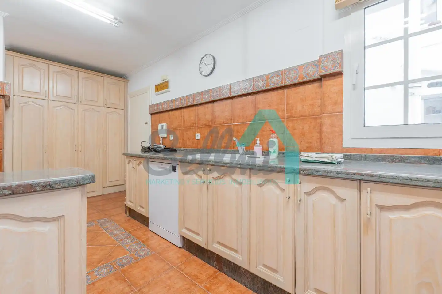 Küche von Wohnung zur Miete in Oviedo  mit Heizung, Parkett und Terrasse