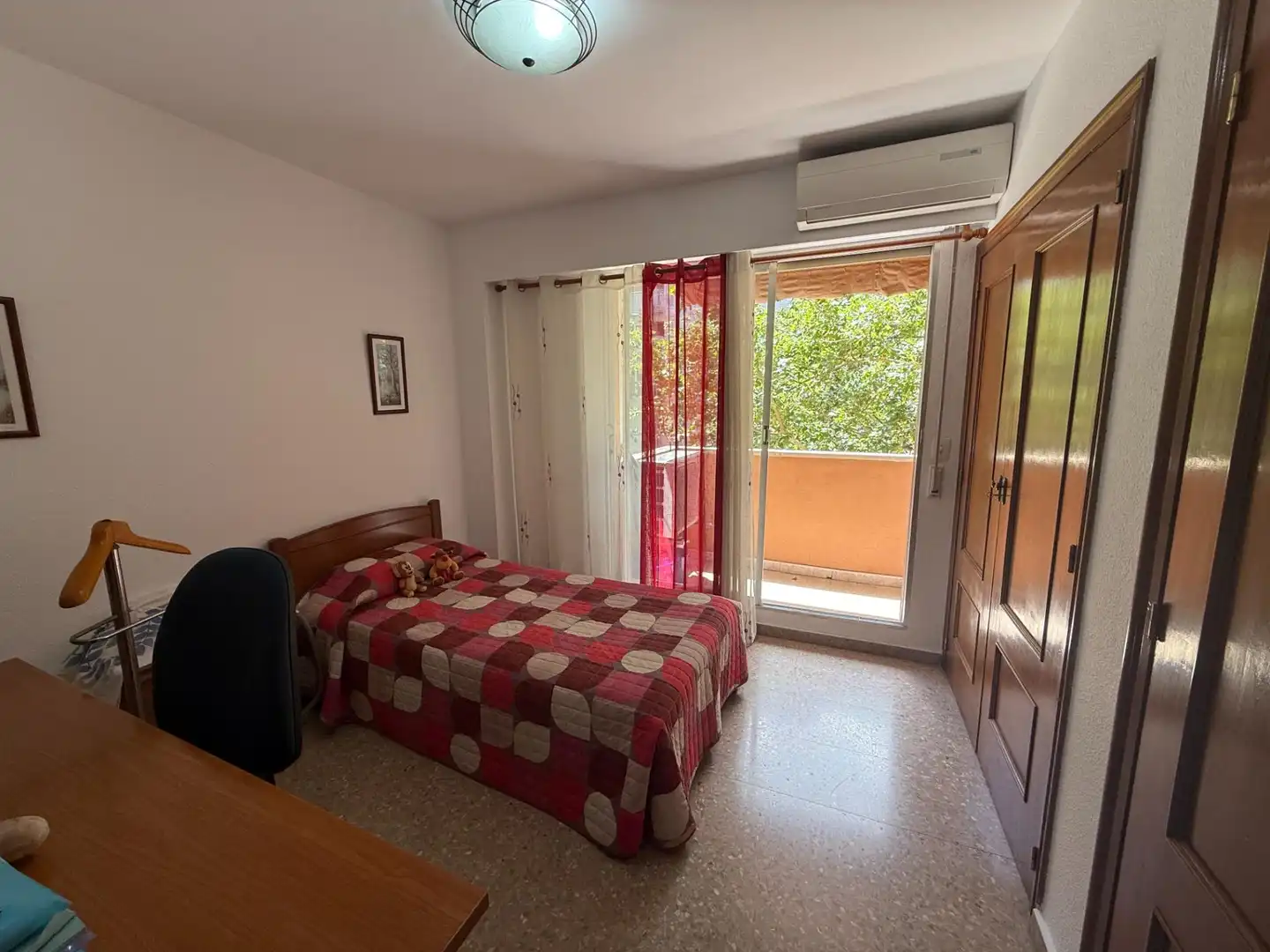 Schlafzimmer von Wohnung zum Verkauf in Valencia mit Klimaanlage und Balkon