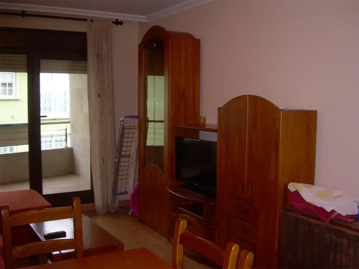 Wohnzimmer von Wohnung zur Miete in Sanxenxo mit Parkett, Abstellraum und Möbliert