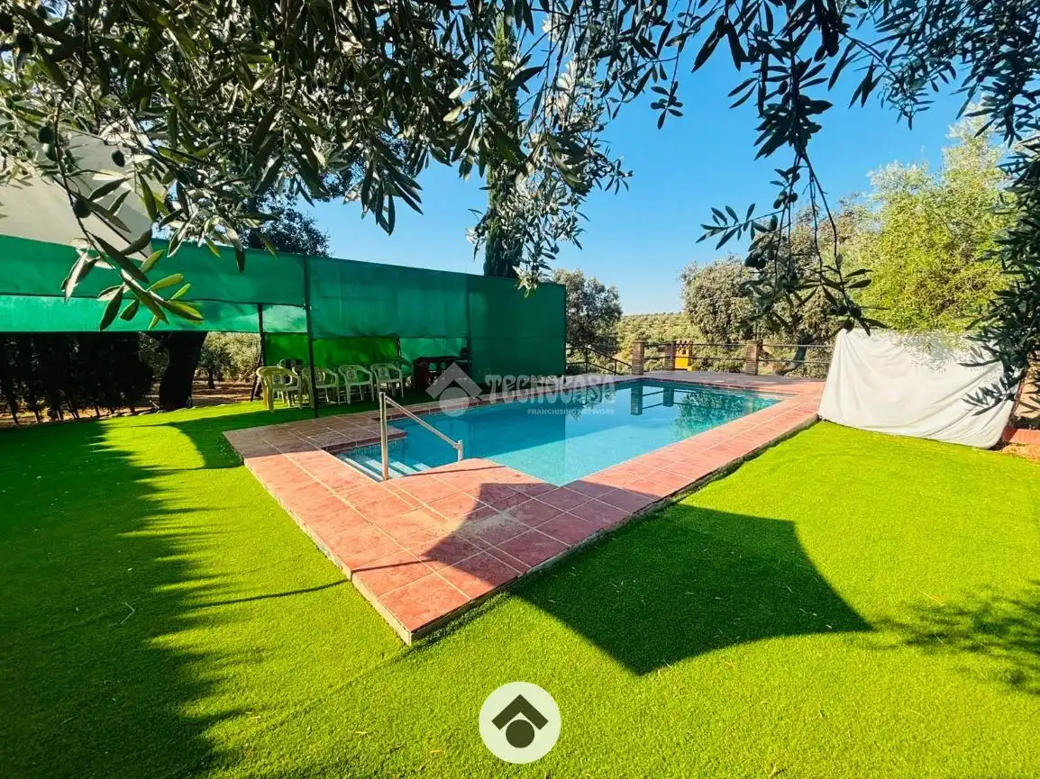 Piscina de Finca rústica en venta en Adamuz con Aire acondicionado y Piscina