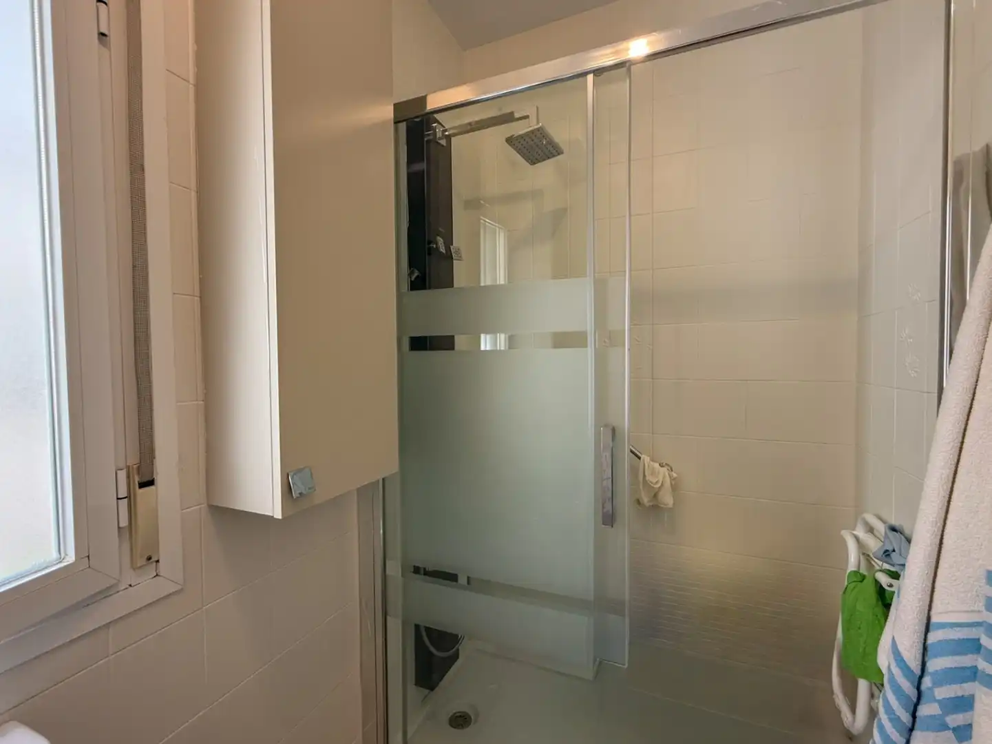 Bathroom of Flat for sale in Madrid  with Air Conditioner, Heating and Terrace