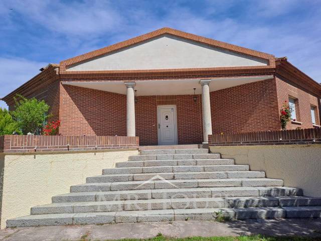 Casa-chalet en Venta en Cuatro Postes