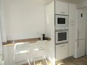 Cuina de Pis de lloguer en Gijón  amb Calefacció, Parquet i Moblat