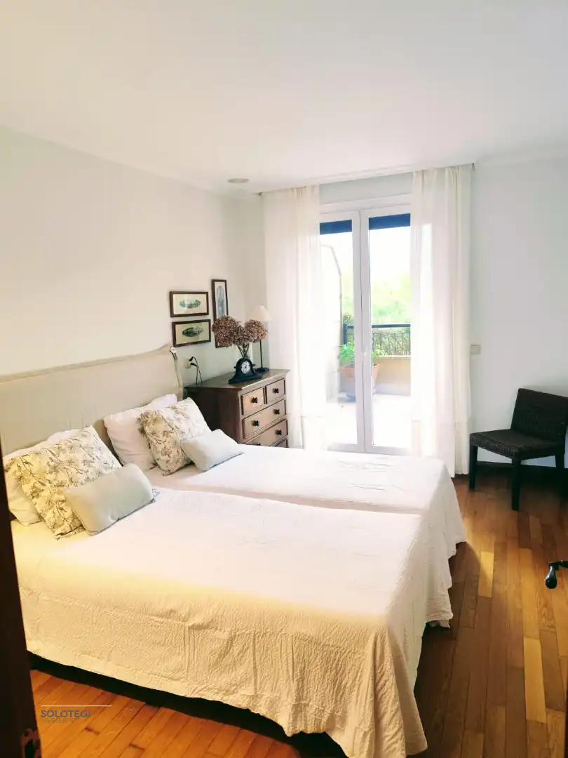 Bedroom of Flat for rent in Usurbil  with Heating, Terrace and Furnished