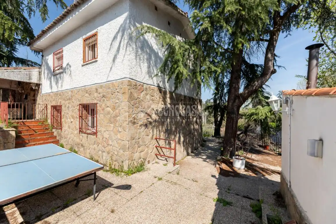 Vista exterior de Casa o xalet en venda en Las Rozas de Madrid amb Aire condicionat, Calefacció i Terrassa