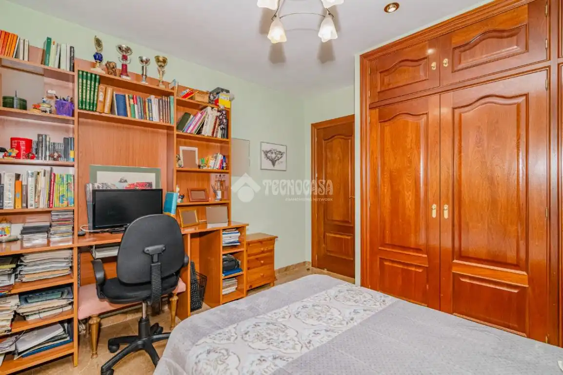 Bedroom of Houses for sale in Cenes de la Vega  with Terrace and Swimming Pool