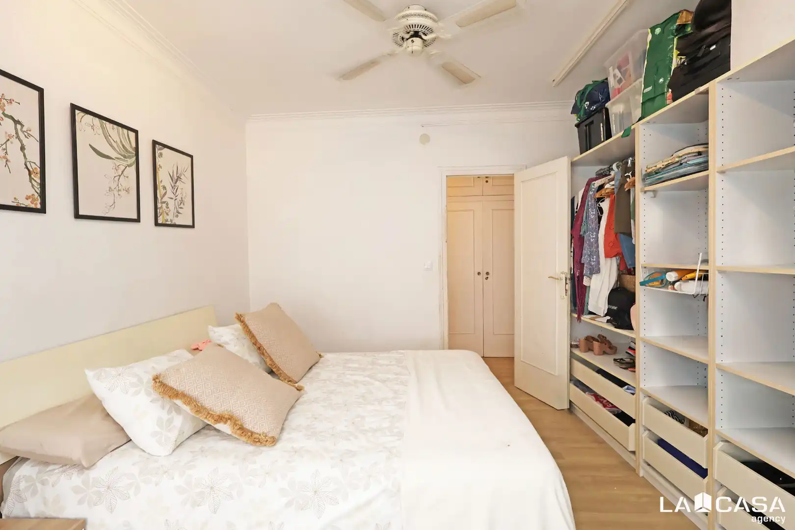 Habitación de Edificio en venta en L'Hospitalet de Llobregat