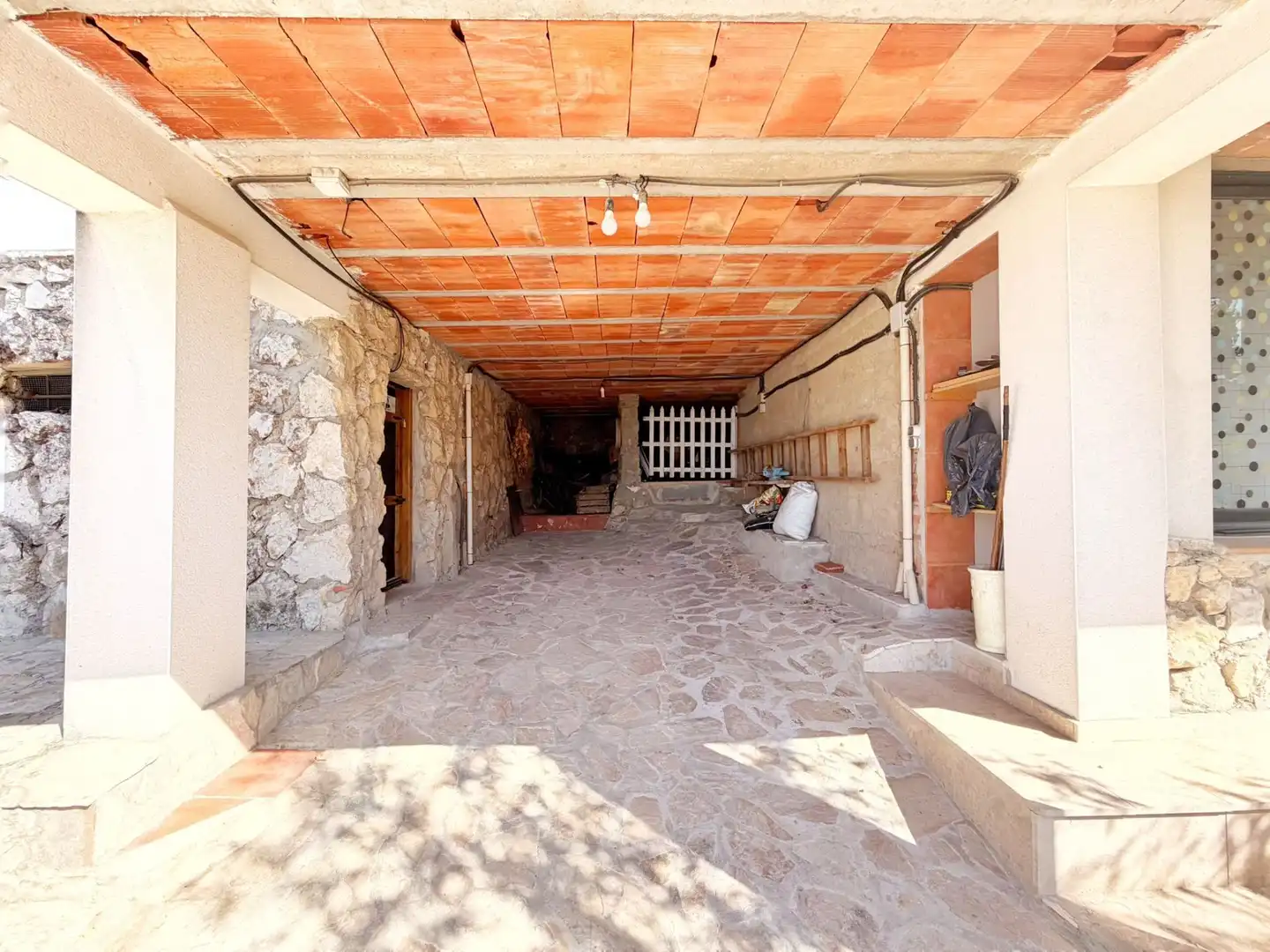 Casa o xalet en venda en Canyelles amb Terrassa, Traster i Piscina