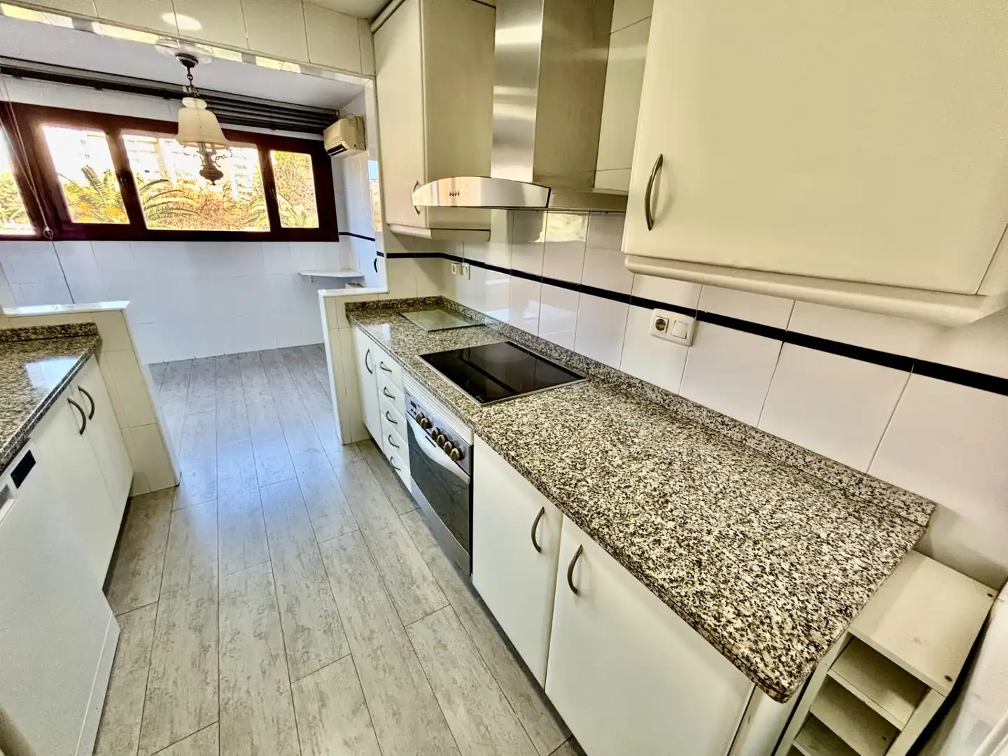 Cocina de Piso en venta en Alicante / Alacant con Aire acondicionado, Calefacción y Terraza