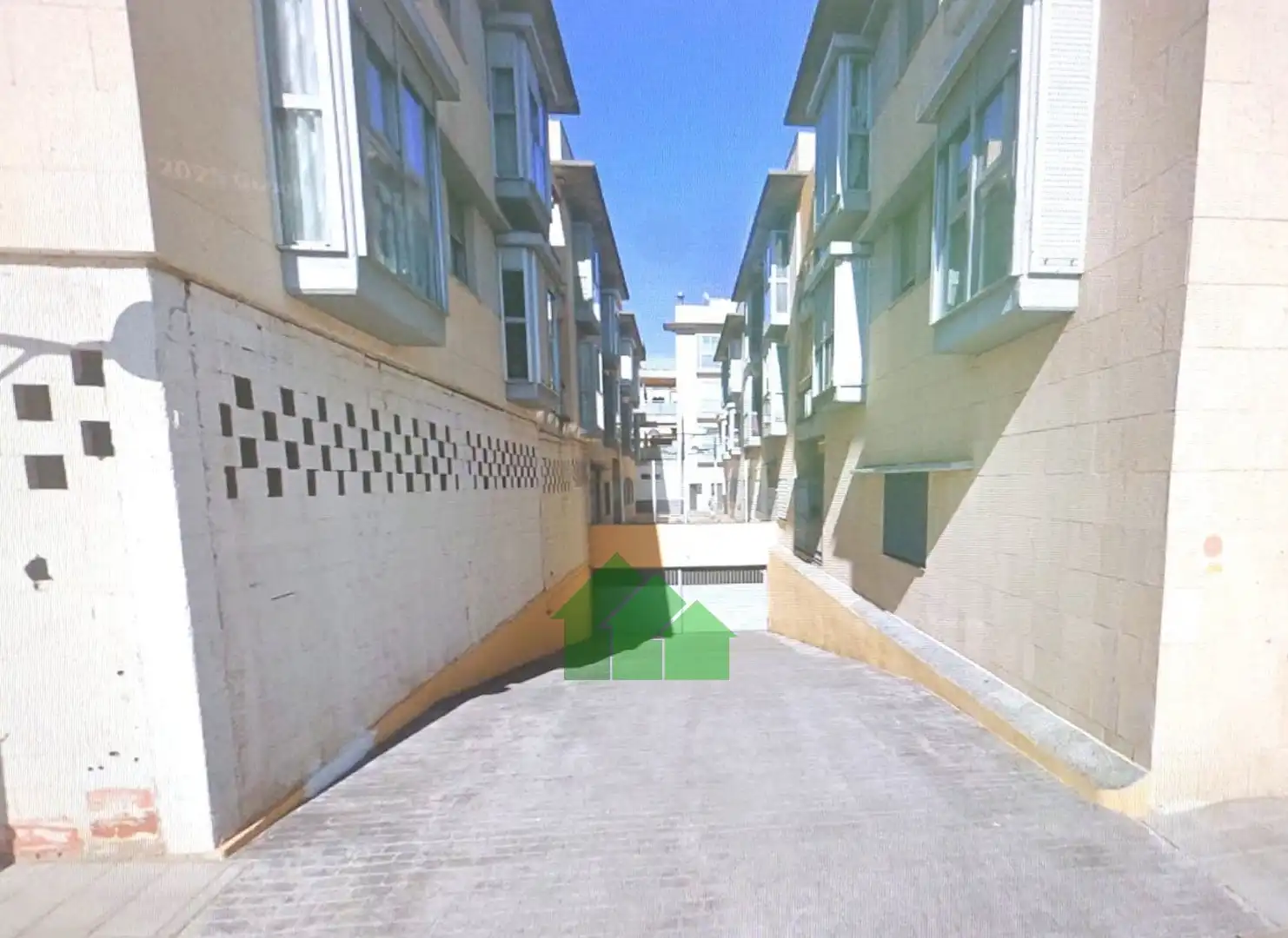 Außenansicht von Garage zum Verkauf in Montijo