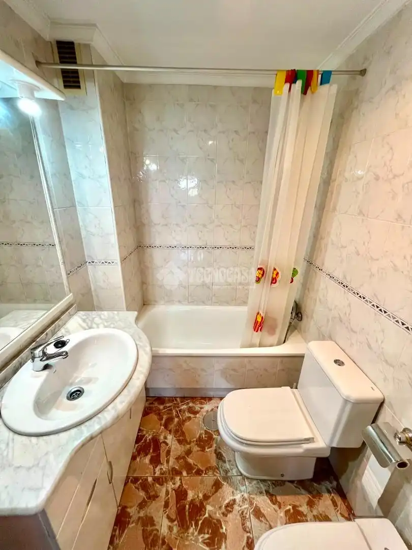 Baño de Piso en venta en Murcia con Aire acondicionado, Calefacción y Balcón