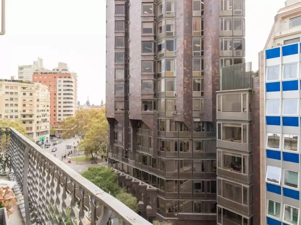 Vista exterior de Pis en venda en Barcelona amb Aire condicionat, Calefacció i Balcó