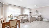 Living room of Flat for sale in  Granada Capital  with Air Conditioner