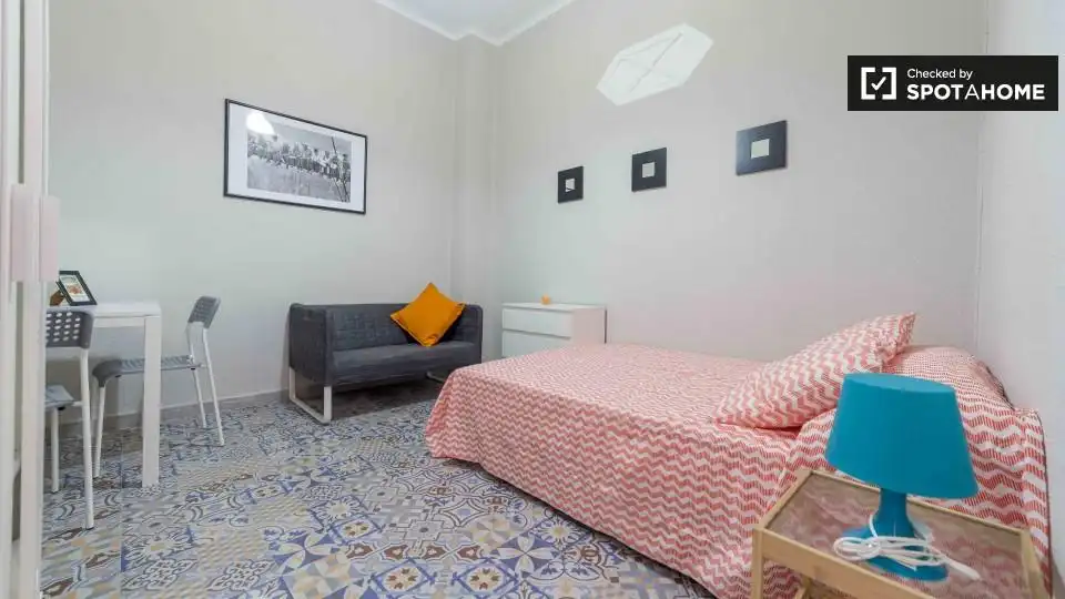 Schlafzimmer von Wohnung zur untervermieten in Valencia mit Klimaanlage, Heizung und Möbliert
