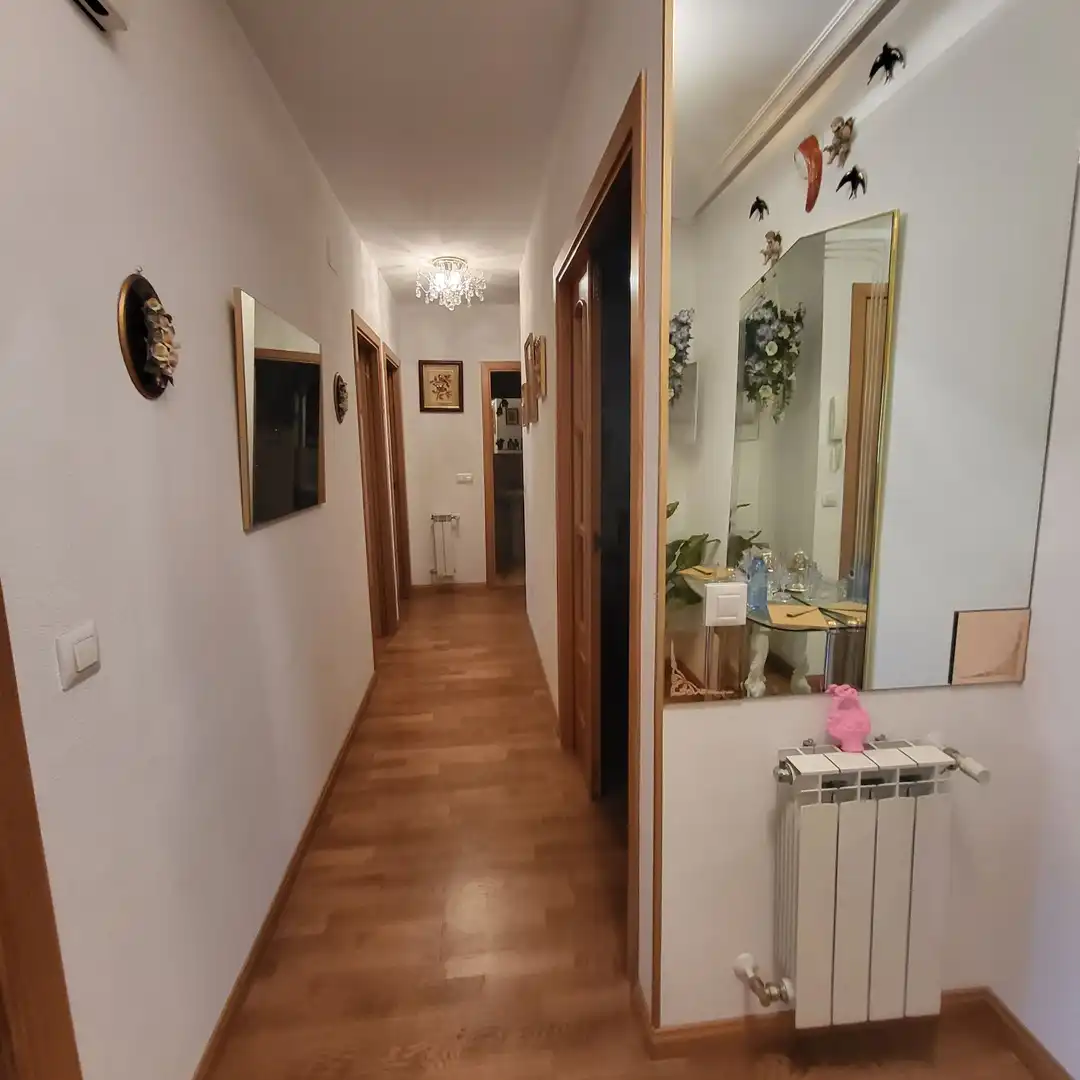 Piso en venta en Ávila con Calefacción, Terraza y Trastero