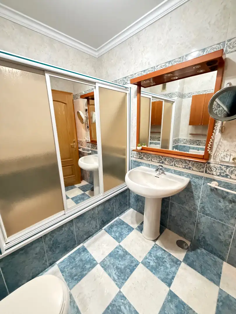 Detached homes for sale in Calle Olmos, 7, Ciudad Jardín