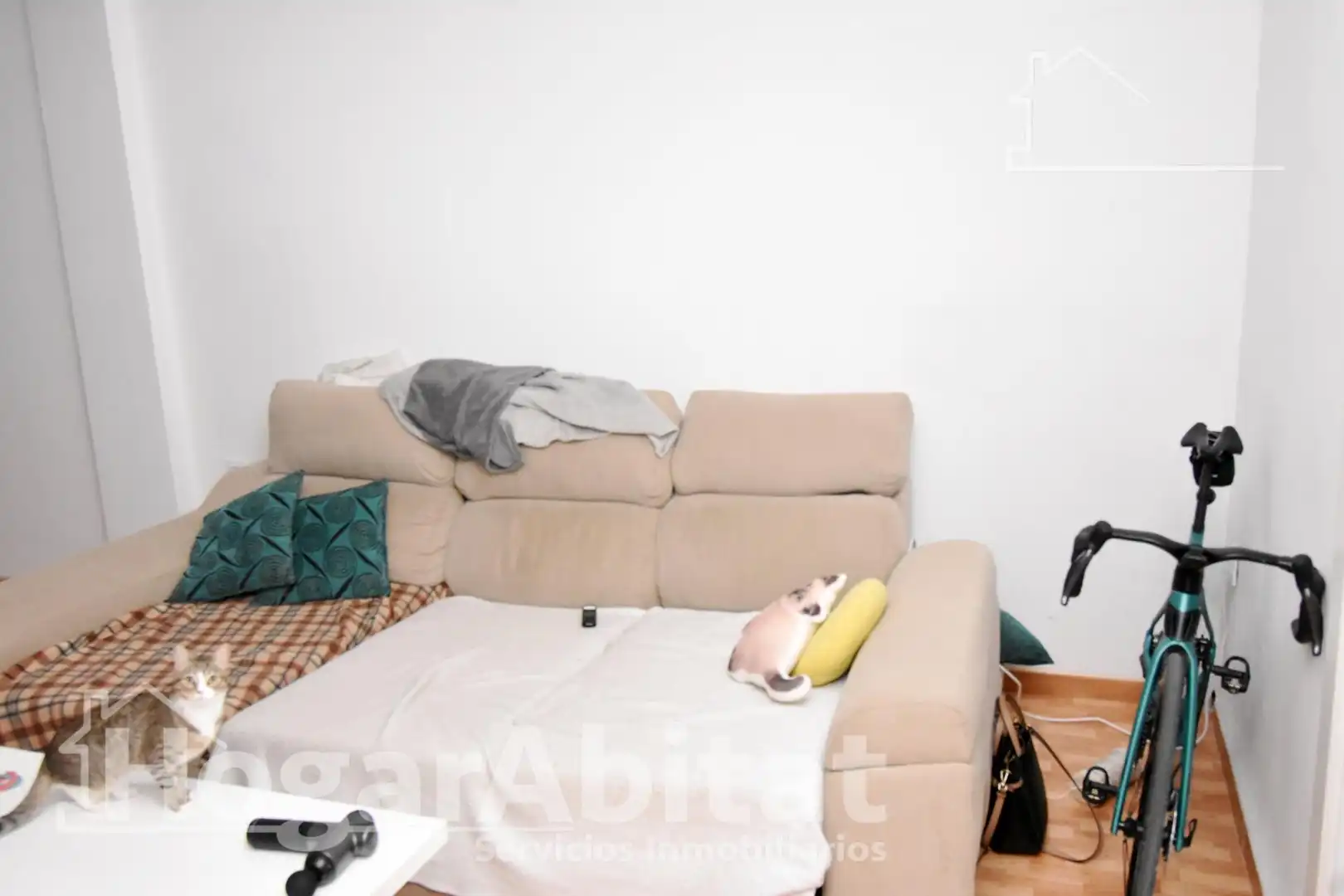 Sala d'estar de Pis en venda en Silla amb Aire condicionat, Traster i Balcó