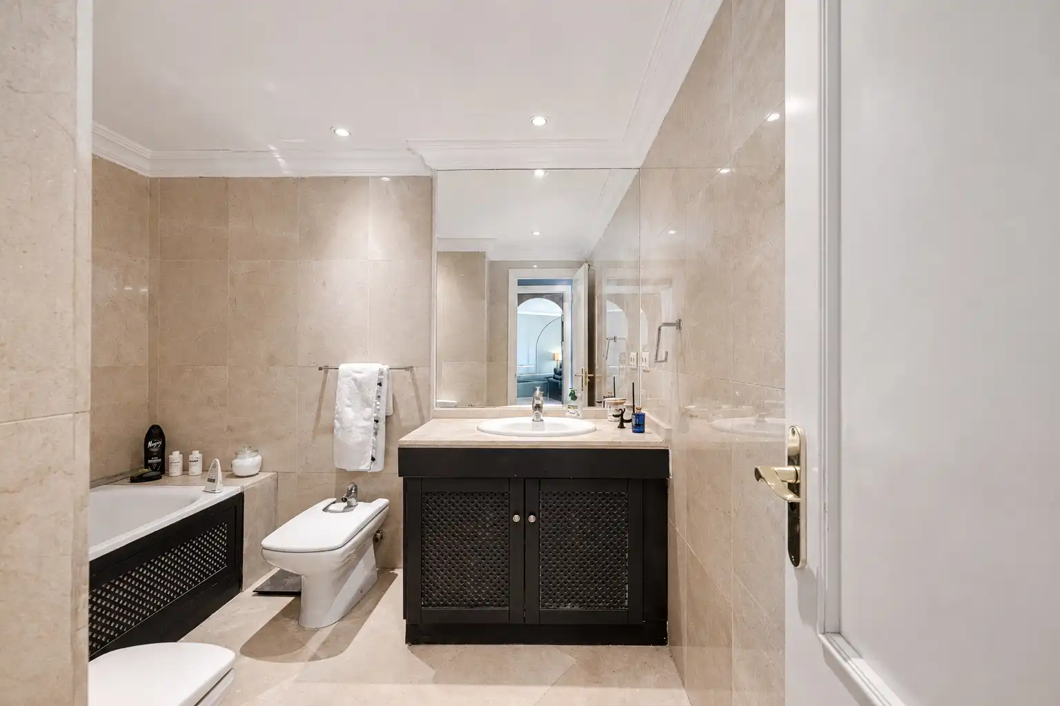 Bany de Dúplex en venda en Sotogrande amb Aire condicionat, Terrassa i Traster