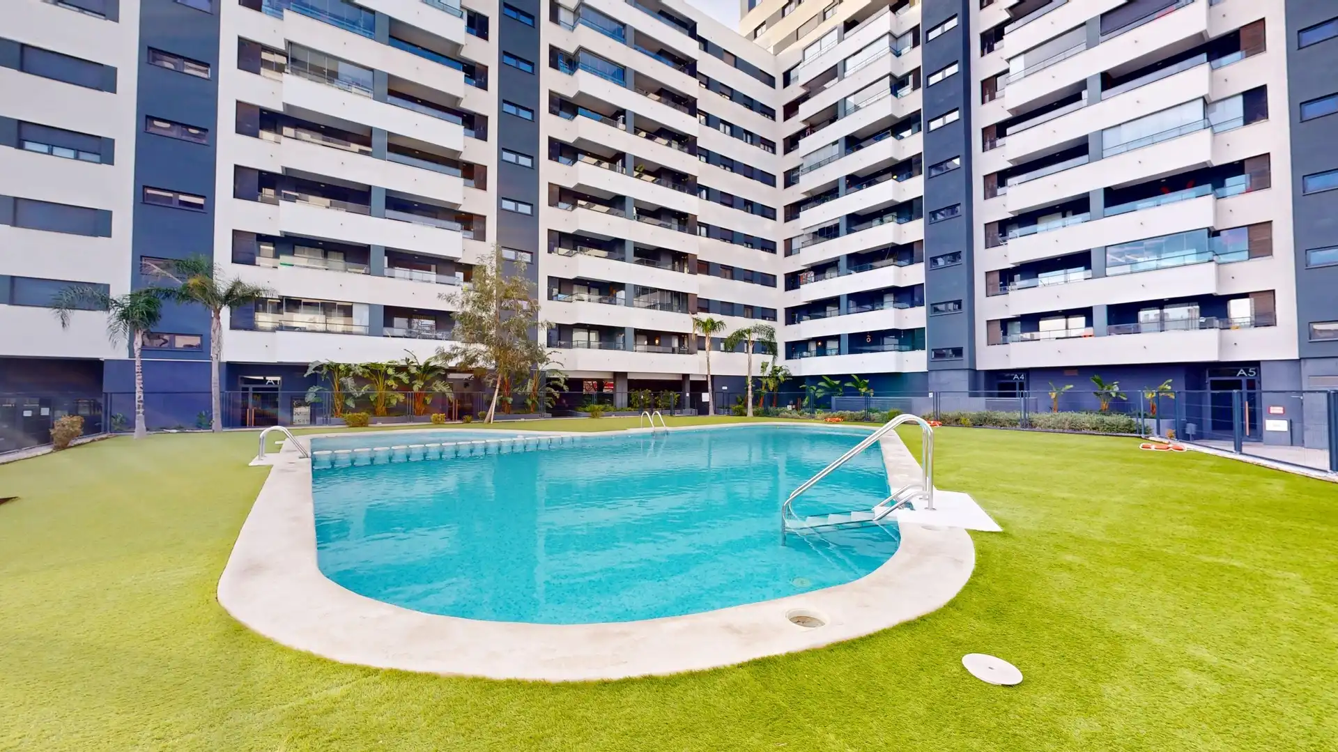 Piscina de Pis en venda en Valencia amb Aire condicionat, Jardí privat i Terrassa