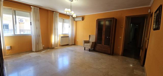 Piso en Venta en Calle Canalejas en Centro