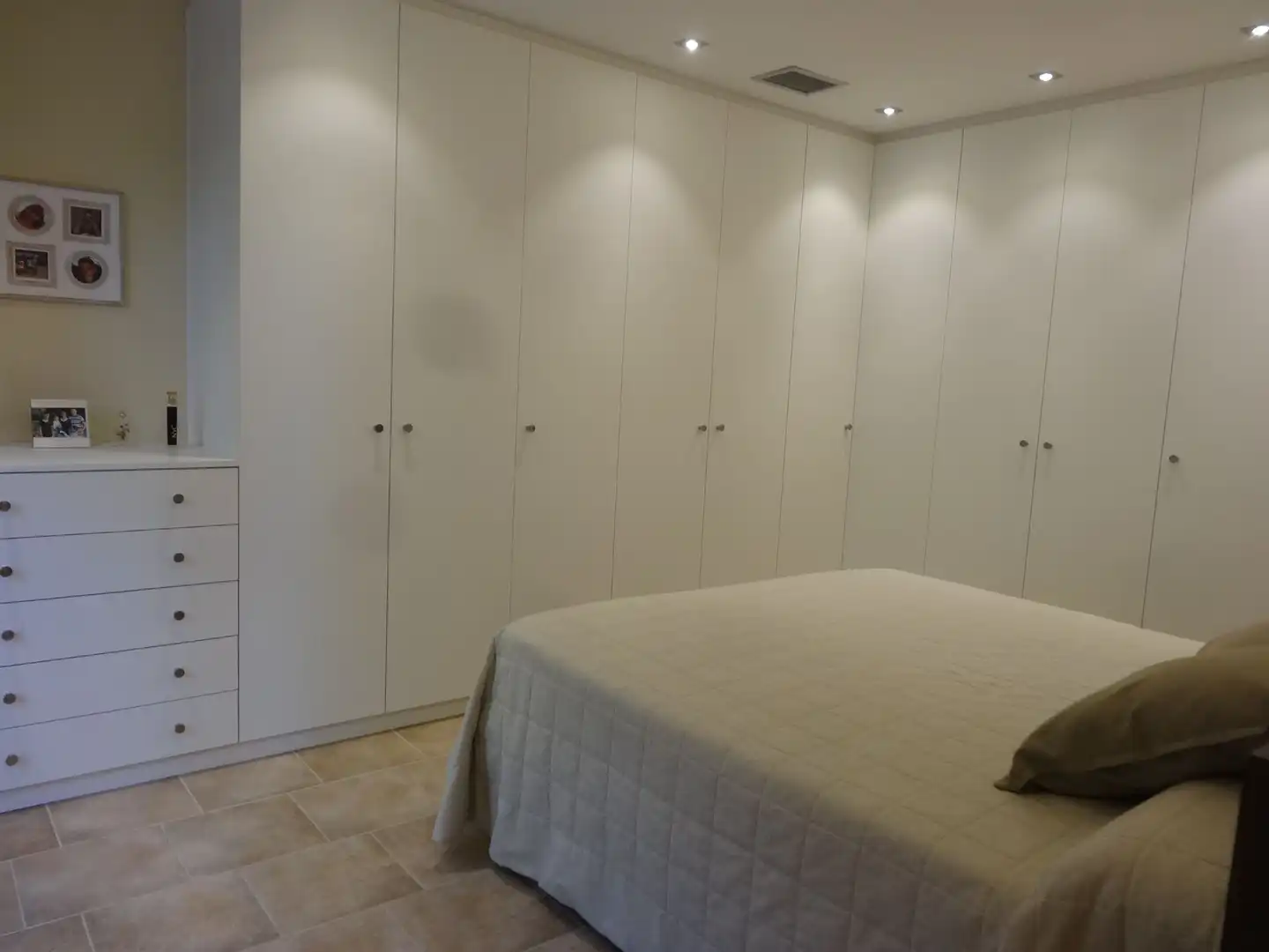Habitación de Finca rústica en venta en Forallac con Aire acondicionado, Calefacción y Jardín privado