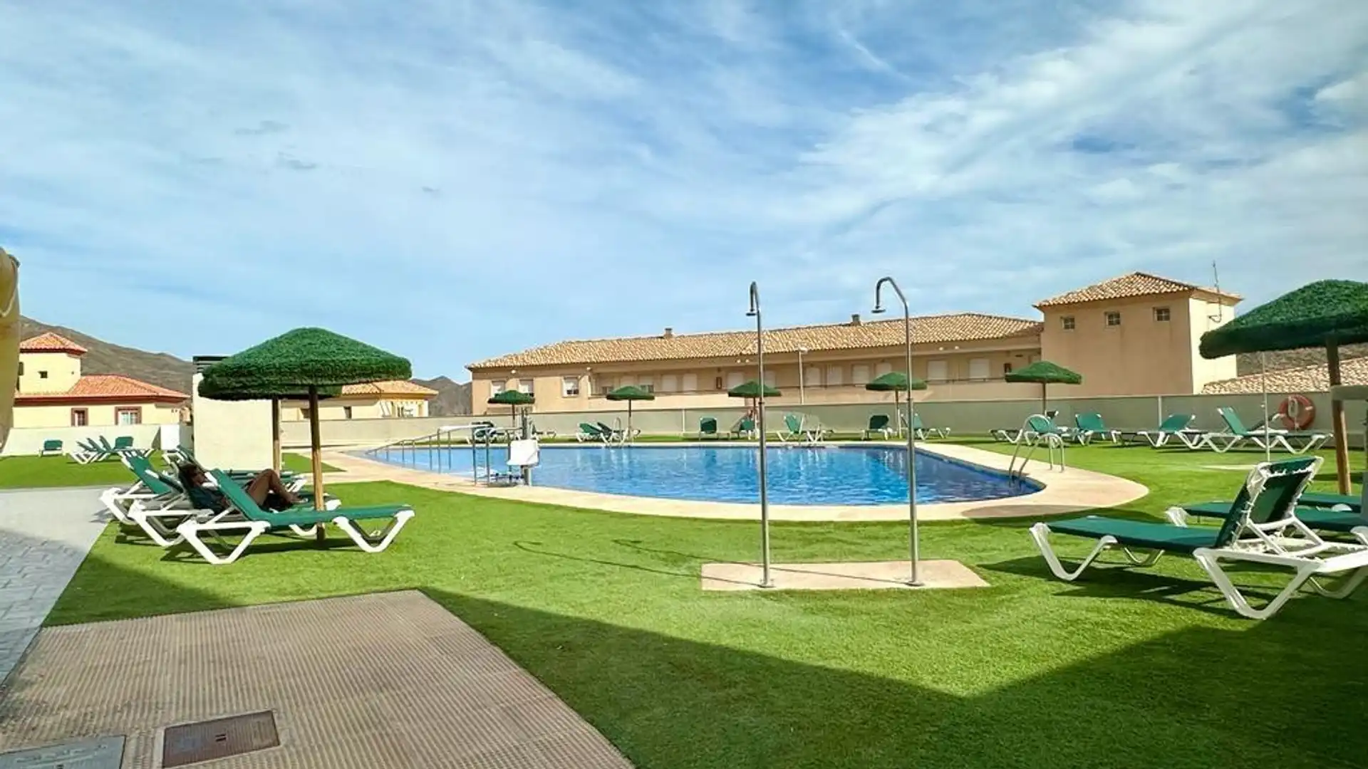 Piscina de Piso en venta en Vícar con Aire acondicionado, Jardín privado y Terraza