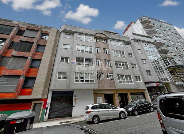 Local comercial en Venta en Rúa Elio Antonio de Nebrija en Plaza Industria