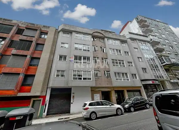 Vista exterior de Local en venta en Vigo 