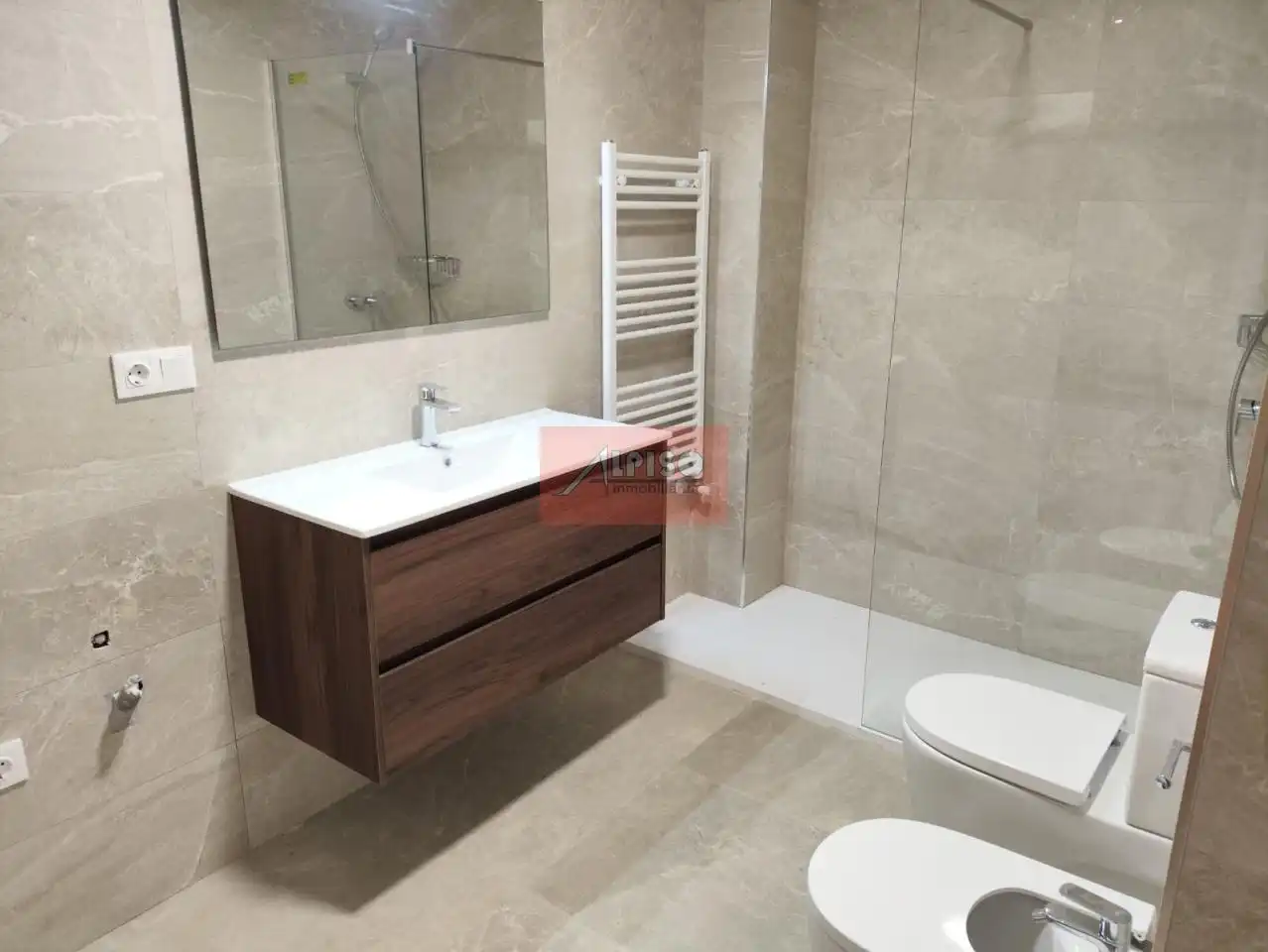 Bany de Apartament de lloguer en Ourense Capital  amb Calefacció i Balcó